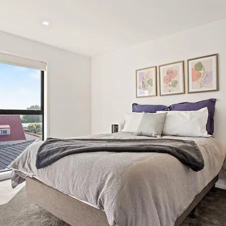 Central Auckland Townhouse